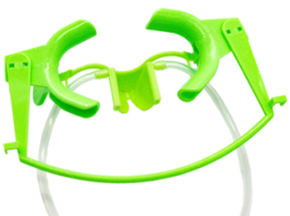 Abreboca total con retractor de lengua y sistema de succión integrado. COTISEN